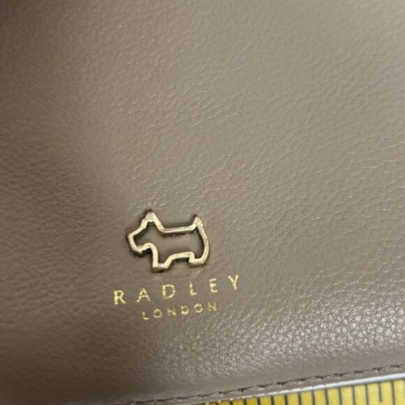 Radley London Beige Gray Leather Shoulder Bag Zip Top Crossbody Designer Purse - Picture 12 of 14